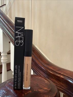 NARS Radiant Creamy Concealer, Cream Formula, 0.22 oz / 6 mL. Medium 1 custard